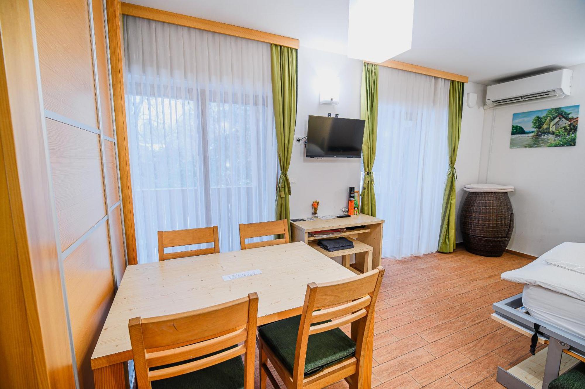 Apartments Maleric With Indoor Pool And Wellness Dragatus Room photo
