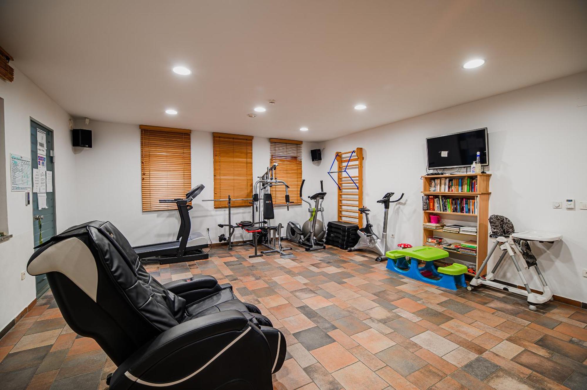 Apartments Maleric With Indoor Pool And Wellness Dragatus Exterior photo